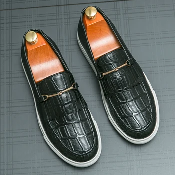 Nauji juodi vyriški sportbačiai Įsispiriami kieti kutai Vyno raudonos platformos batai Vyriški vulkanizuoti batai 38-48 dydis